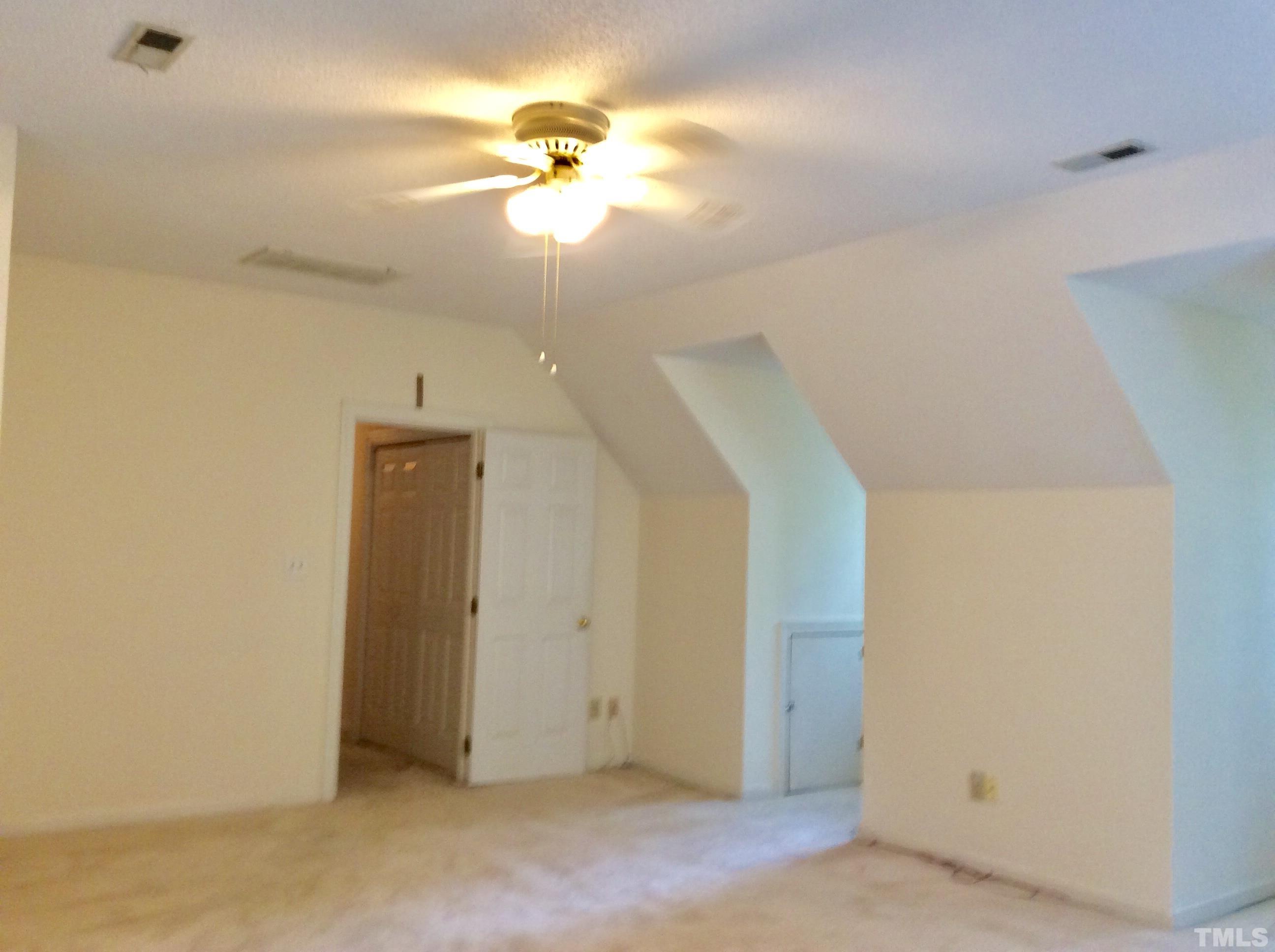12105 Warwickshire Way Raleigh, NC 27613 - Photo 8 of 44
