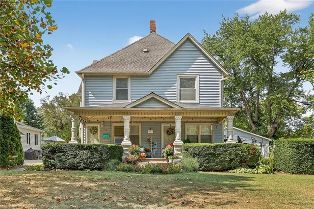 $230,000 | 417 South 2nd Street, Odessa, MO 64076