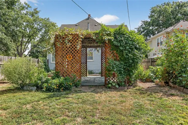 $230,000 | 417 South 2nd Street, Odessa, MO 64076