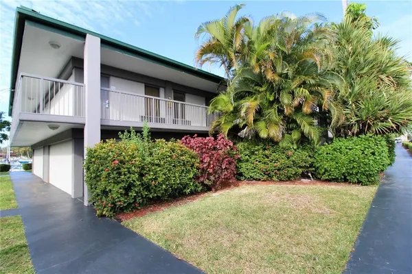 $1,250 | 7150 North Tamiami Trail, Unit C226, Sarasota, FL 34243