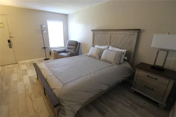 $1,250 | 7150 North Tamiami Trail, Unit C226, Sarasota, FL 34243