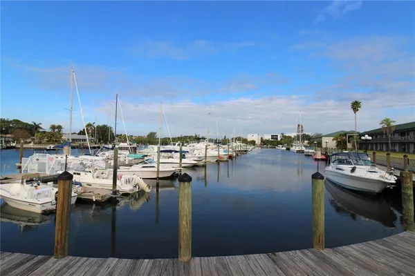 $1,250 | 7150 North Tamiami Trail, Unit C226, Sarasota, FL 34243