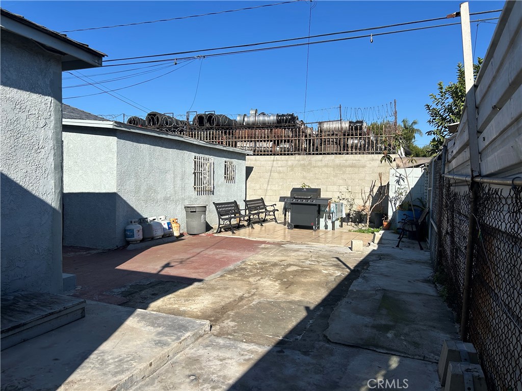 2011 East Elizabeth Street Compton, CA 90221 - Photo 17 of 19 a view of a house with wooden fence