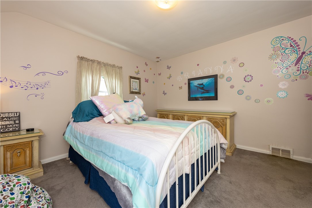 1012 Professor Road Cleveland, OH 44124 - Photo 17 of 24