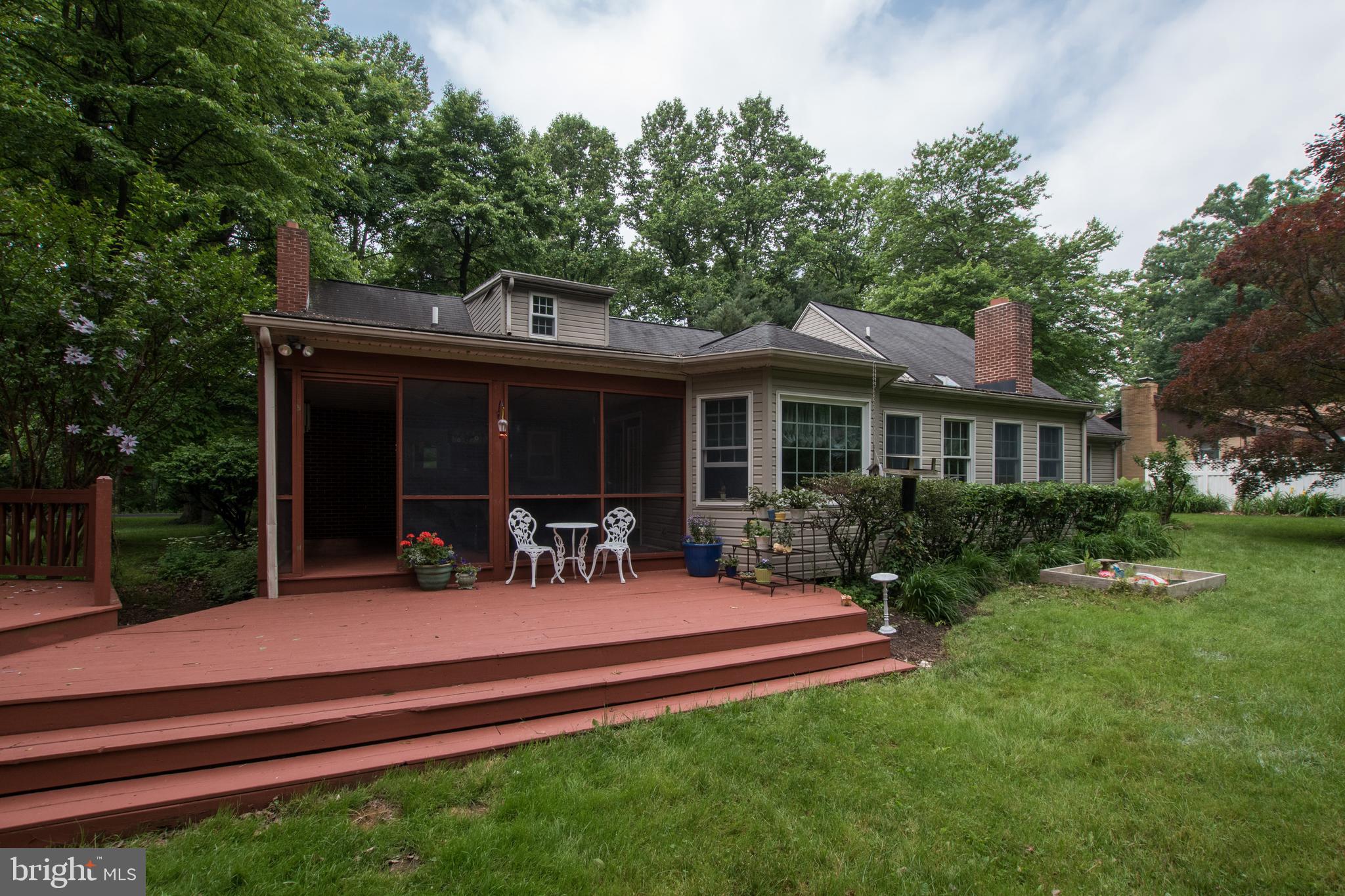 236 Lawn Road Palmyra, PA 17078 - Photo 8 of 31 Gallery Image 8