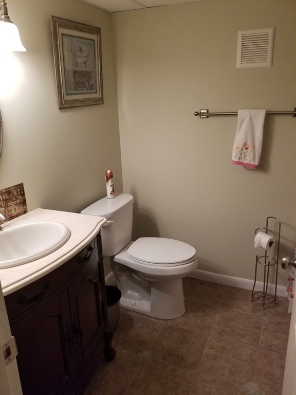 62 Manchonis Road Wilbraham, MA 01095 - Photo 8 of 25 Gallery Image 8