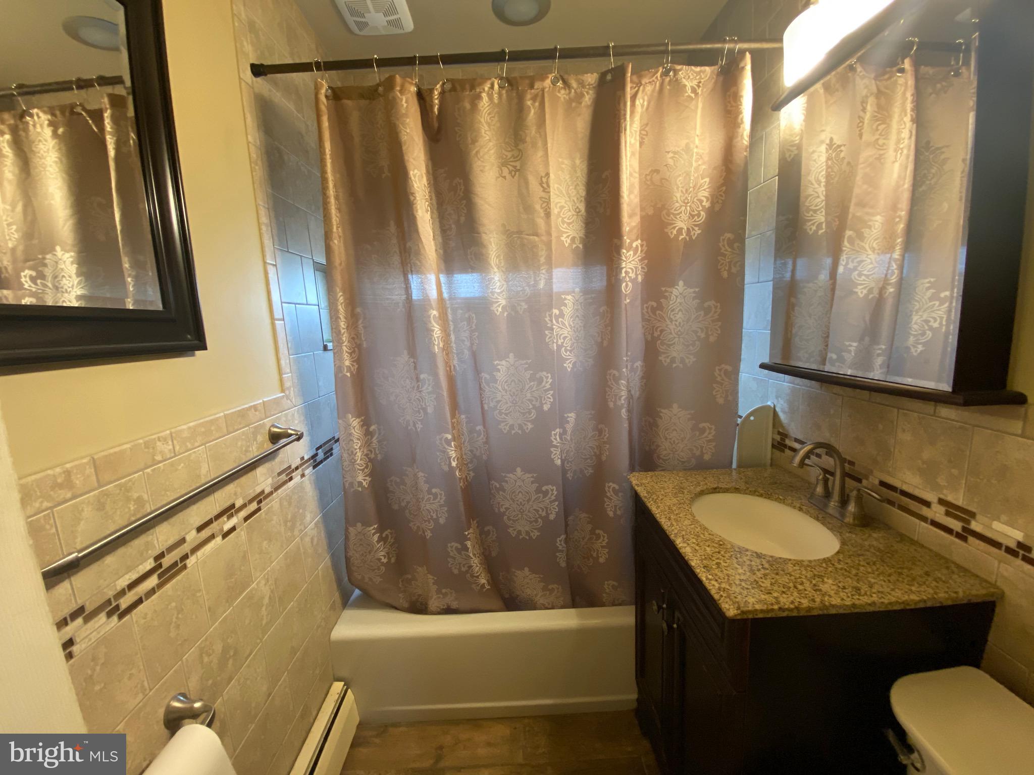 9209 Andover Road Philadelphia, PA 19114 - Photo 11 of 23 3-Piece Ceramic Tile Bathroom