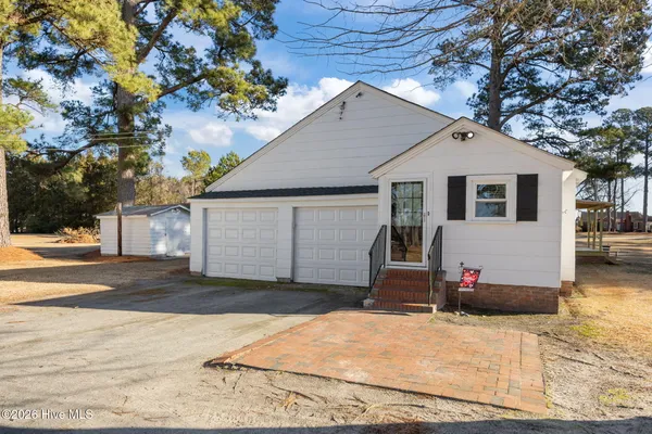 $295,000 | 5947 Elks Road, Grimesland, NC 27837