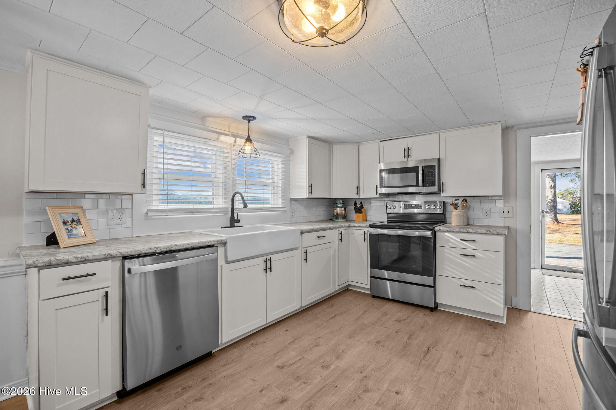 5947 Elks Road Grimesland, NC 27837 - Photo 8 of 54 Kitchen