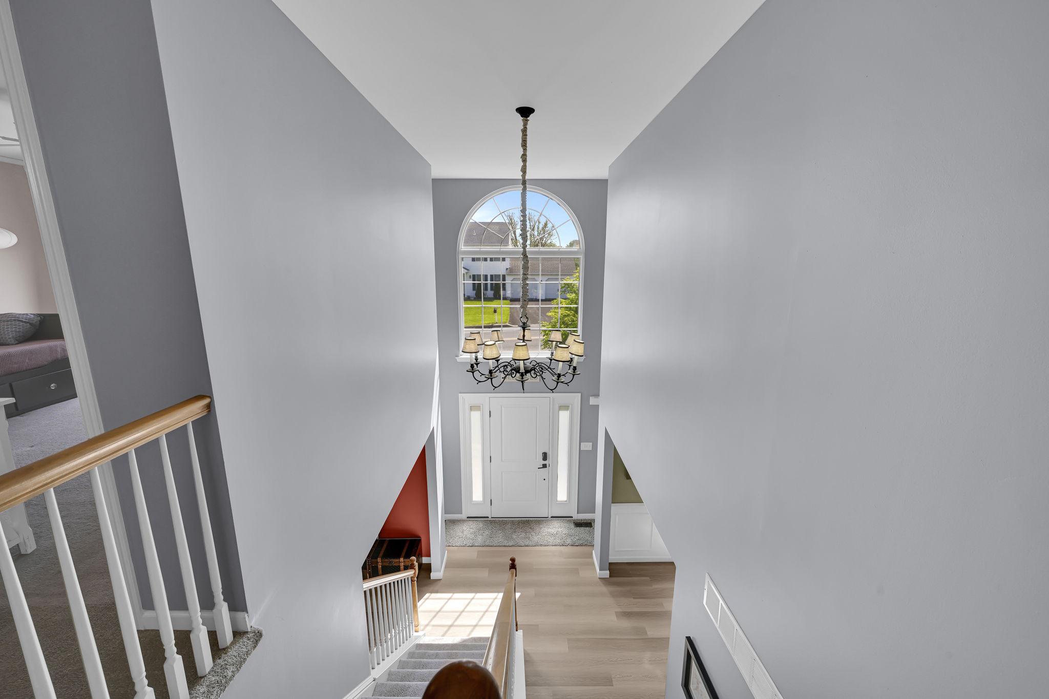 510 Martins Road Reading, PA 19608 - Photo 9 of 52 Inviting entryway