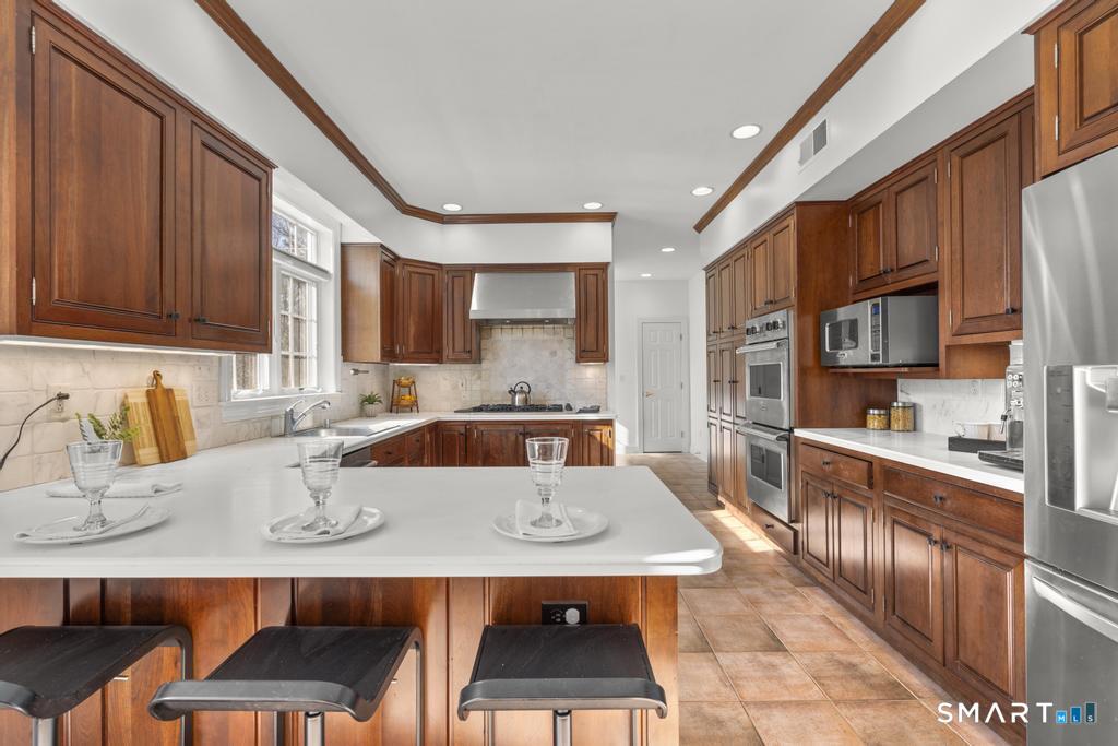 14 Cleft Rock Road Woodbridge, CT 06525 - Photo 7 of 40