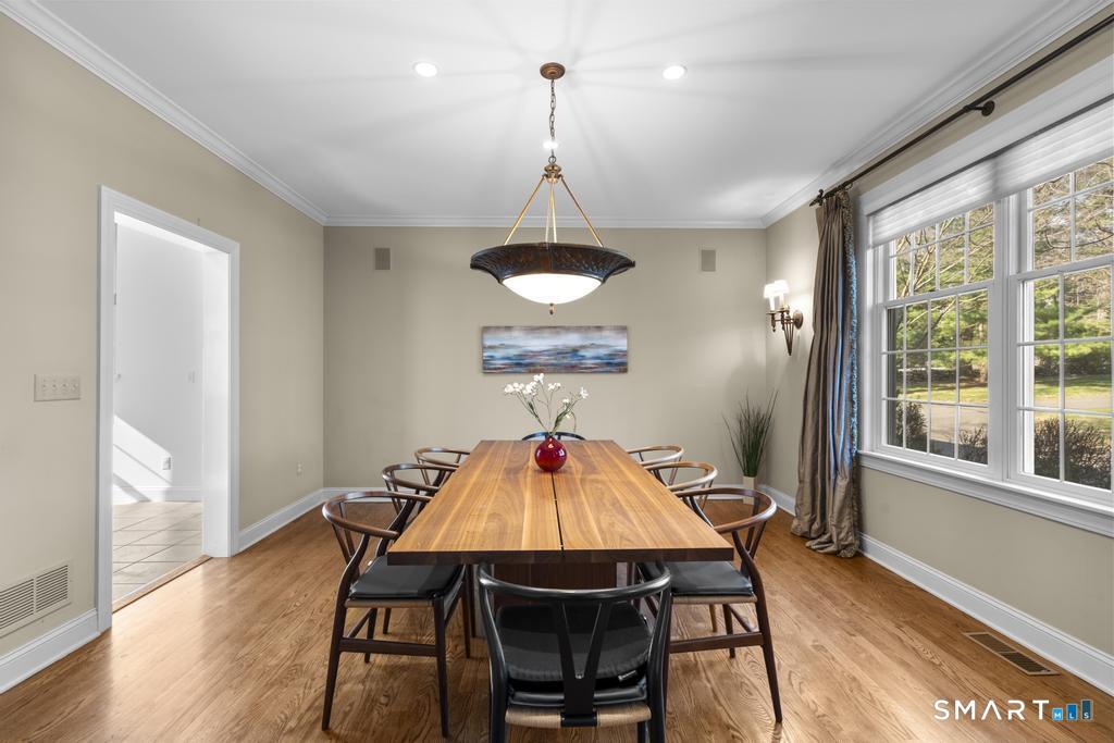 14 Cleft Rock Road Woodbridge, CT 06525 - Photo 9 of 40 Dining room