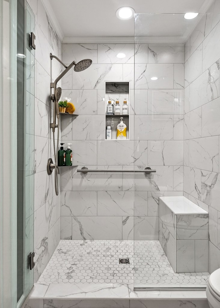 2195 Windle Community Road Cookeville, TN 38506 - Photo 14 of 22 a bathroom with a bathtub and a shower