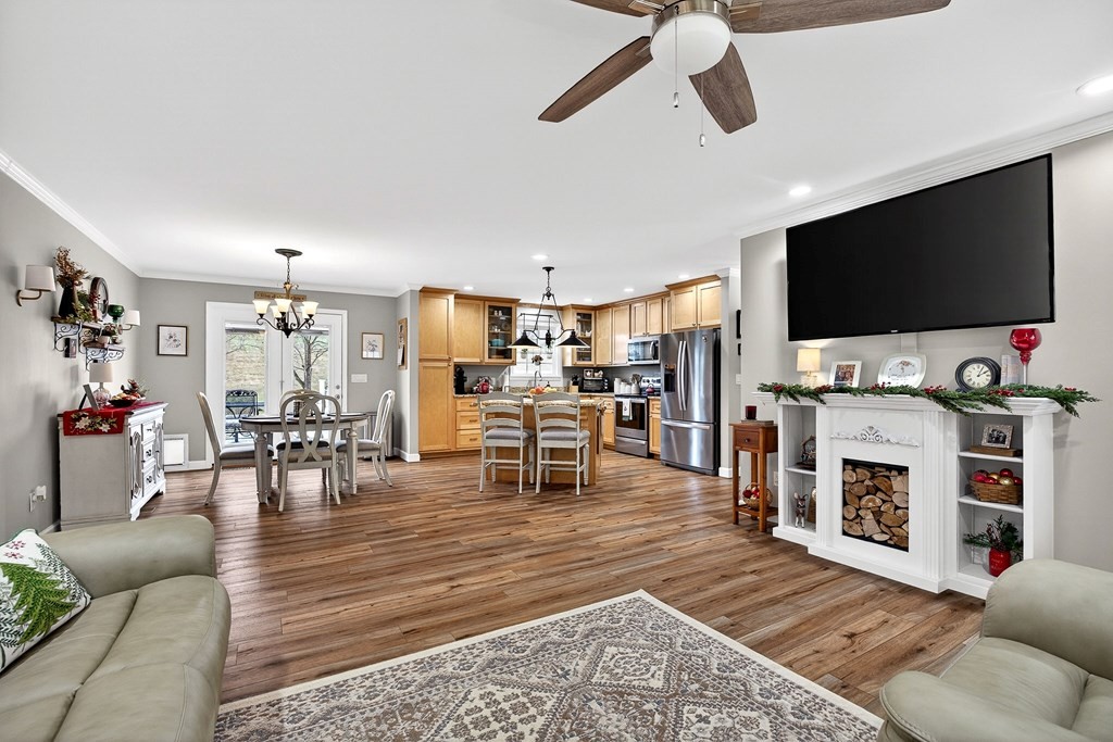 2195 Windle Community Road Cookeville, TN 38506 - Photo 5 of 22 a living room with furniture and a flat screen tv