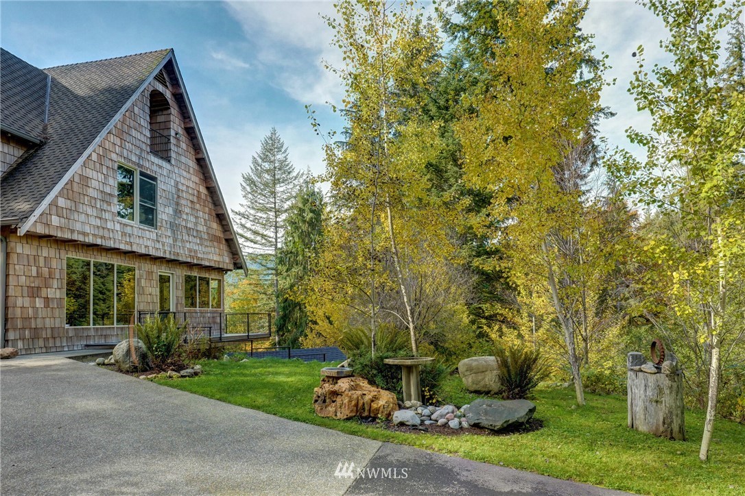 45609 Southeast Edgewick Road North Bend, WA 98045 - Photo 22 of 26 front view of a house with a yard