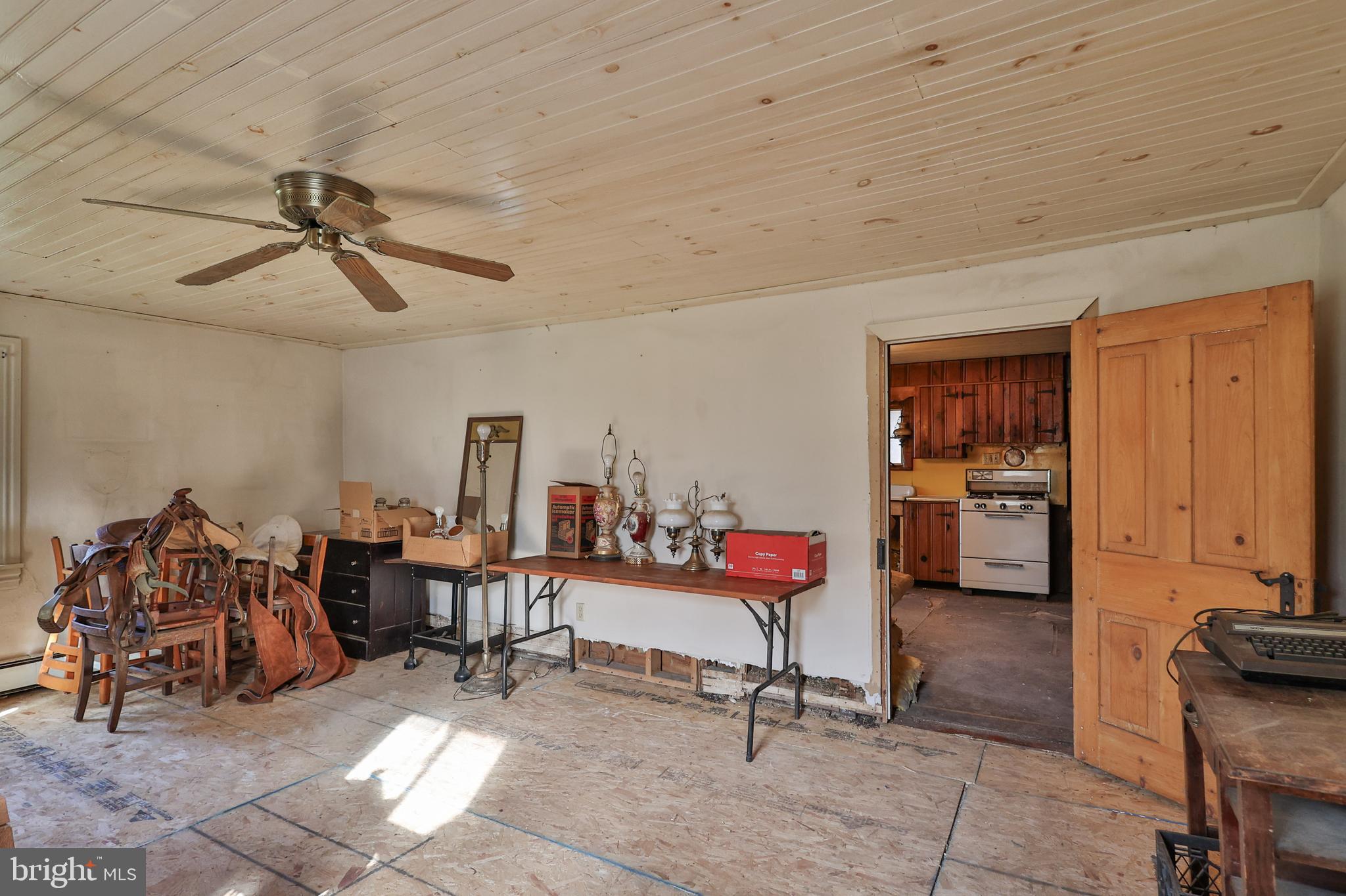 8659 Allemaengel Road Kempton, PA 19529 - Photo 31 of 71