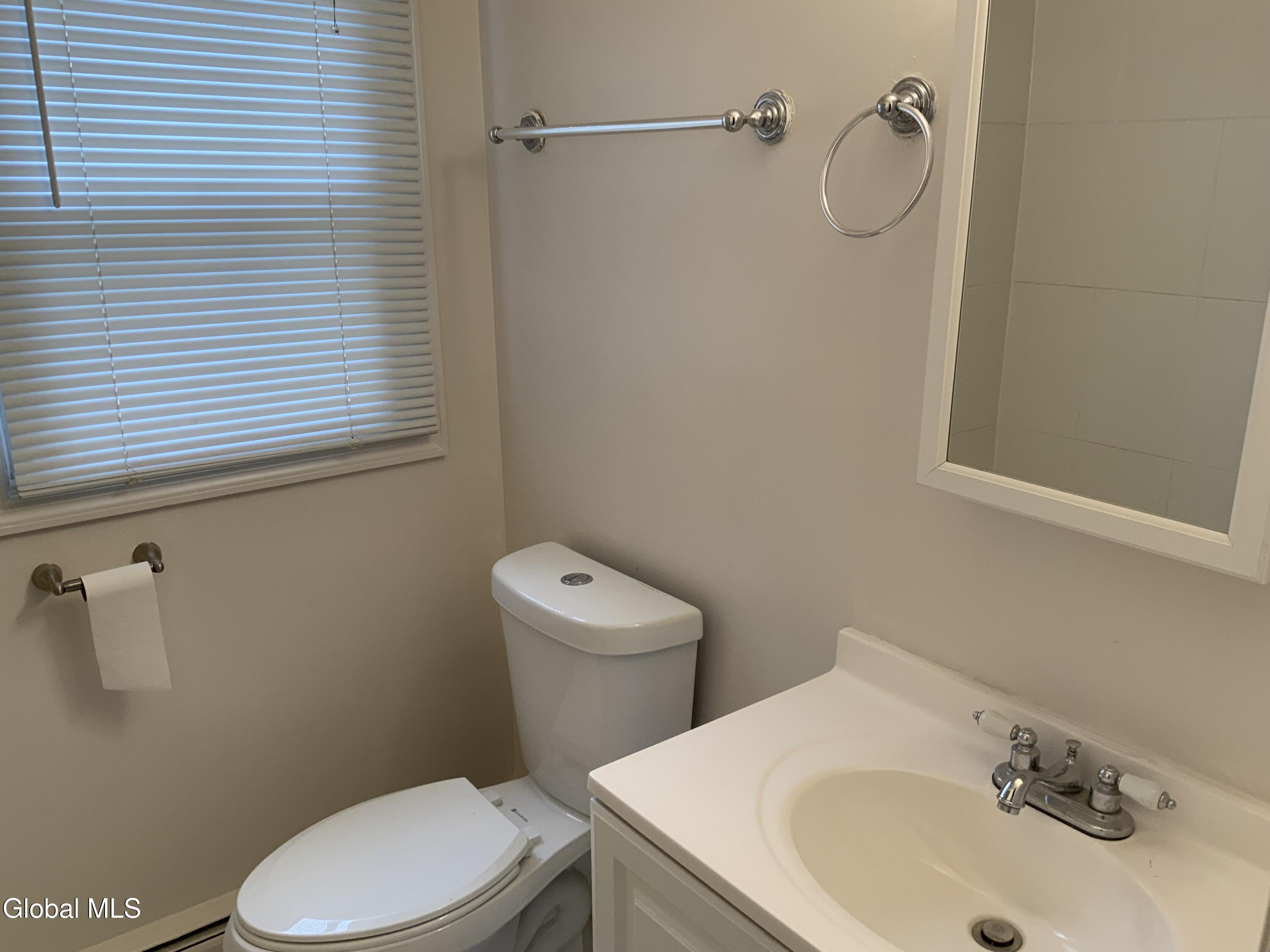 11-21 Ashdown Road, Unit 15C Clifton Park, NY 12019 - Photo 11 of 16 Bathroom