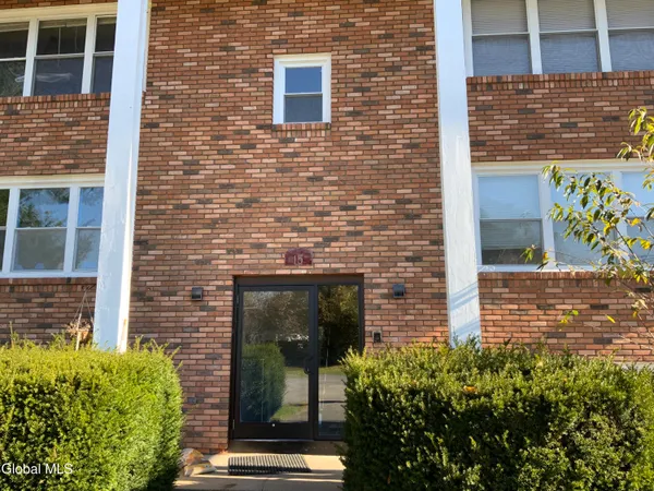 $1,500 | 11-21 Ashdown Road, Unit 15C, Clifton Park, NY 12019