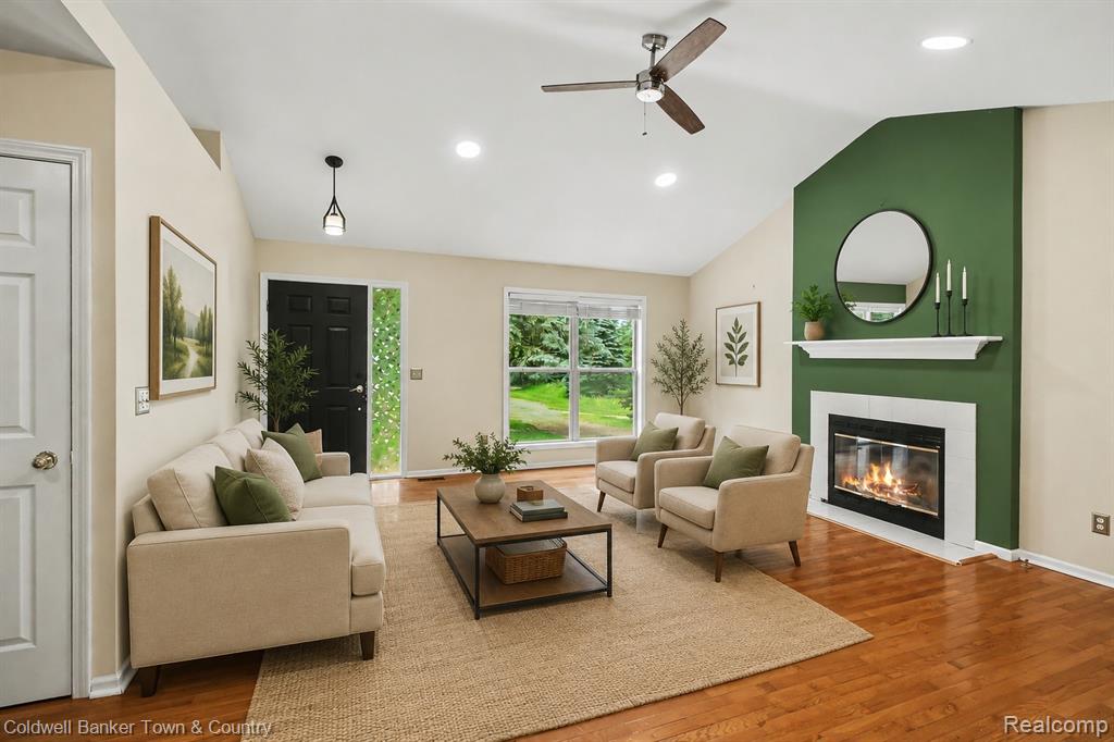 332 Triangle Lake Road Howell, MI 48843 - Photo 8 of 27