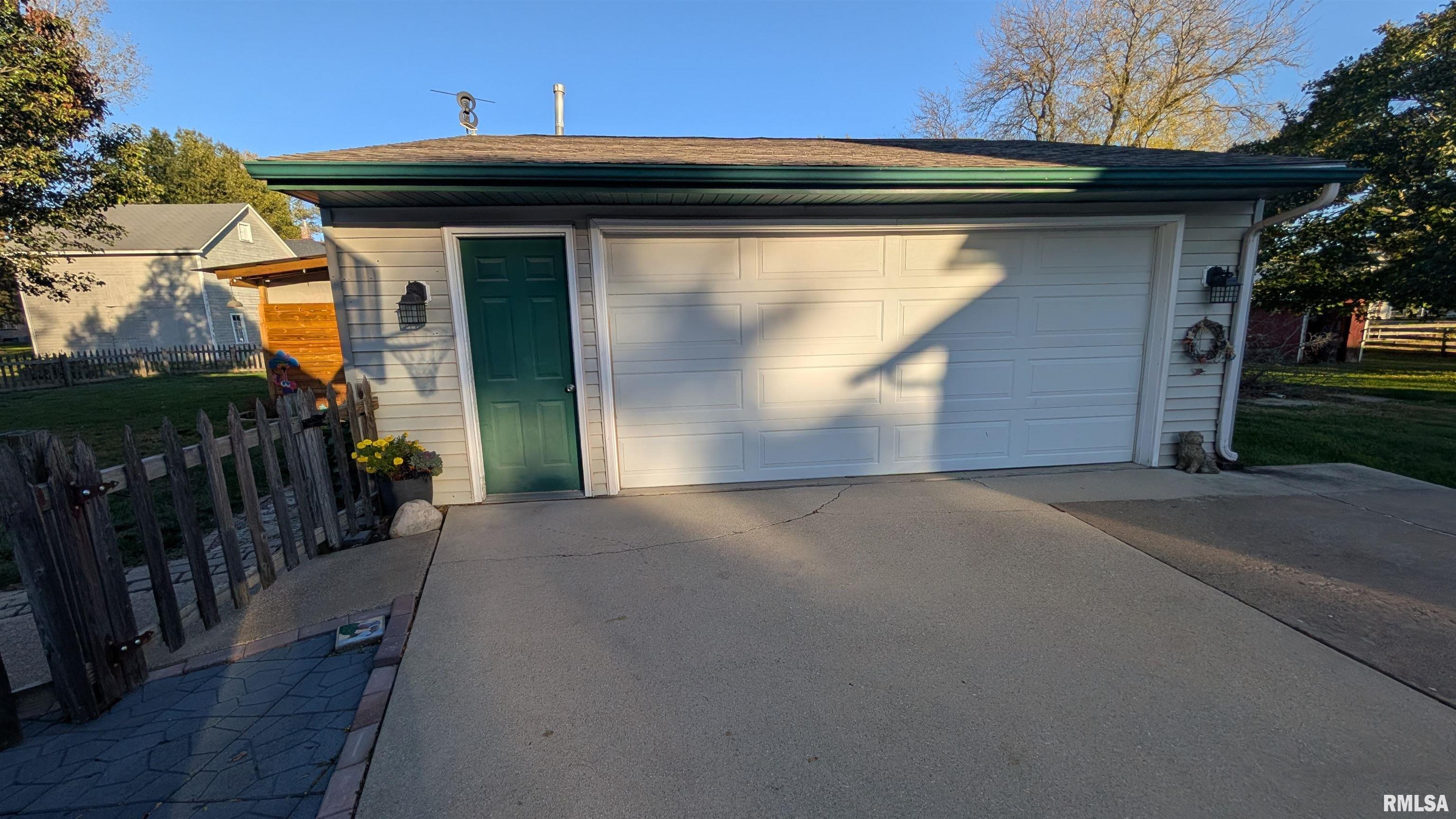 522 North State Street Geneseo, IL 61254 - Photo 4 of 35