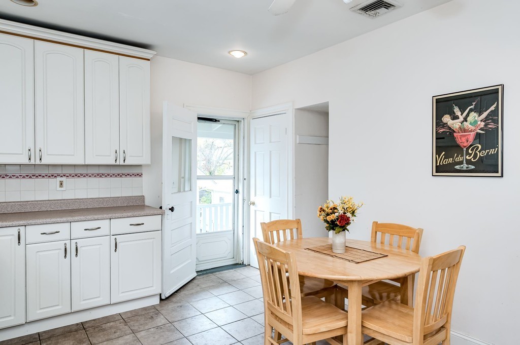118 Hillside Road, Unit 118 Watertown, MA 02472 - Photo 6 of 25 Gallery Image 6