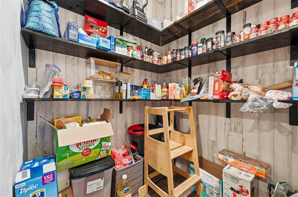 265 Mountain View Road Gibsonia, PA 15044 - Photo 16 of 46 Large Pantry