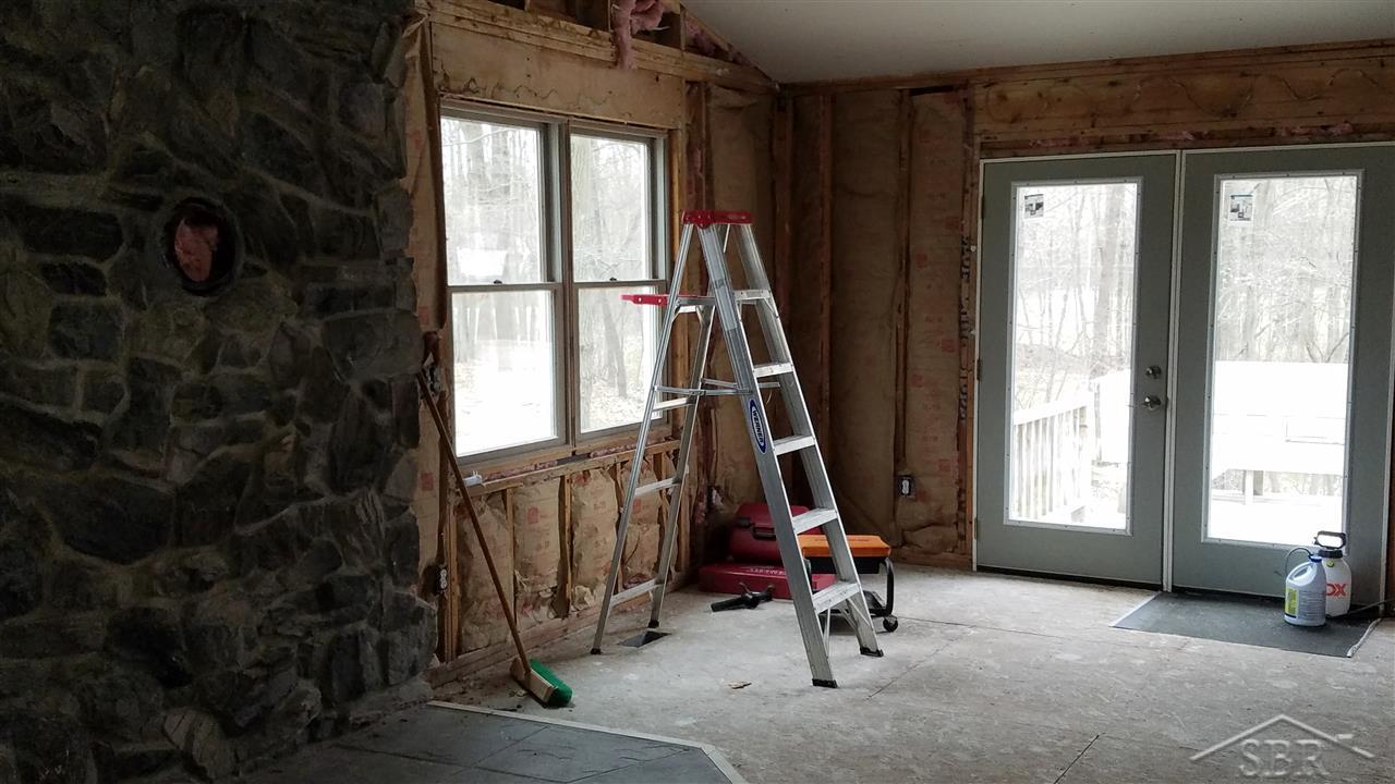 9180 Oakley Road St. Charles, MI 48655 - Photo 10 of 26 31378173-9.JPG