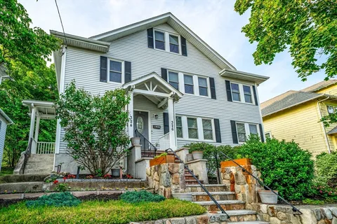 $929,000 | 324 Mt Auburn Street, Unit 2, Watertown, MA 02472