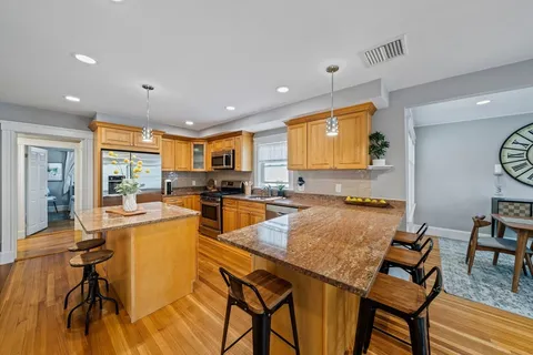 $929,000 | 324 Mt Auburn Street, Unit 2, Watertown, MA 02472