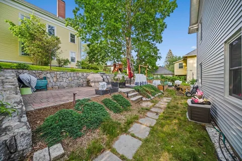 $929,000 | 324 Mt Auburn Street, Unit 2, Watertown, MA 02472