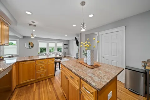 $929,000 | 324 Mt Auburn Street, Unit 2, Watertown, MA 02472