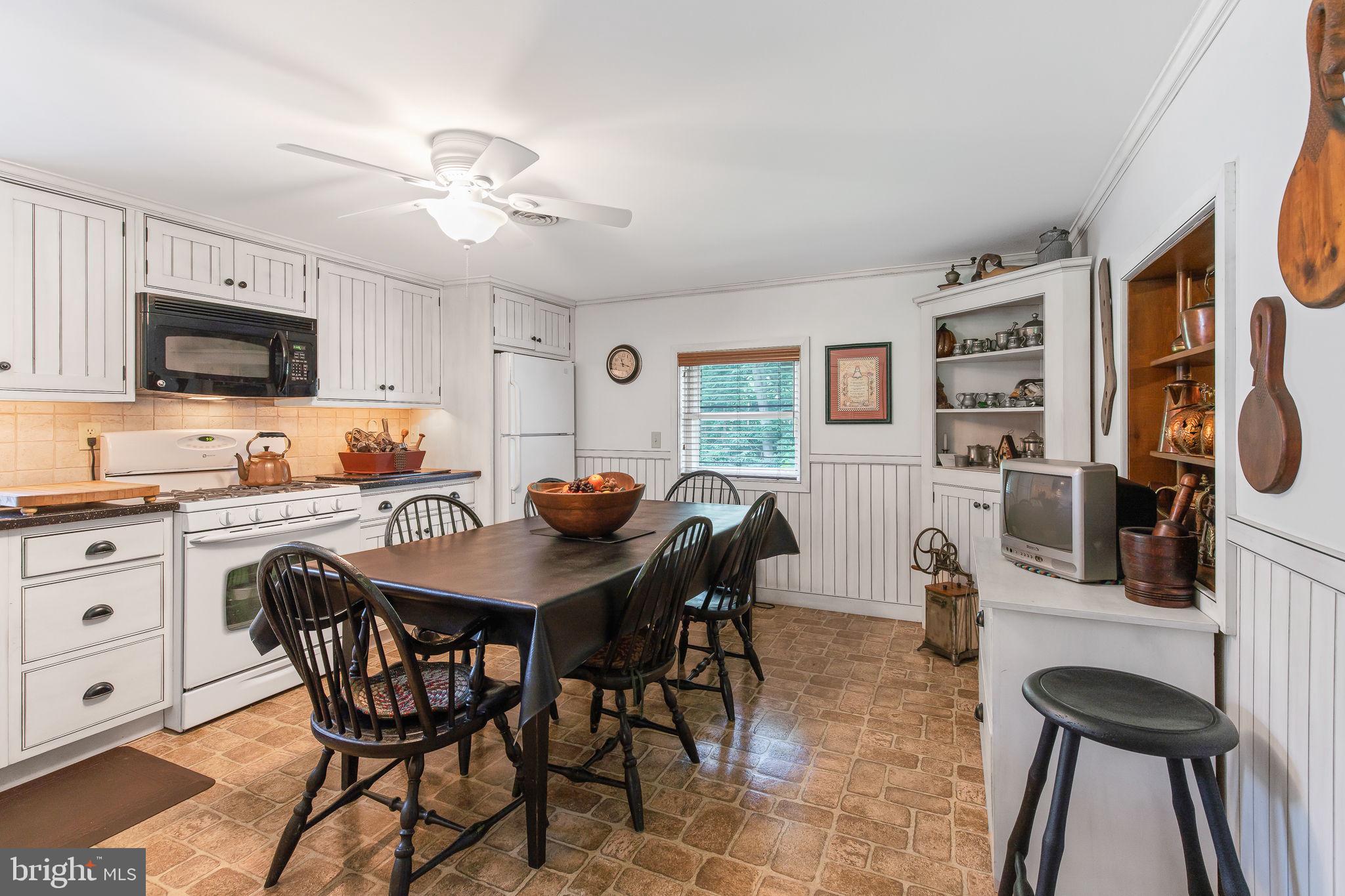 228 Brenneman Road Lancaster, PA 17603 - Photo 11 of 47 Gallery Image 11