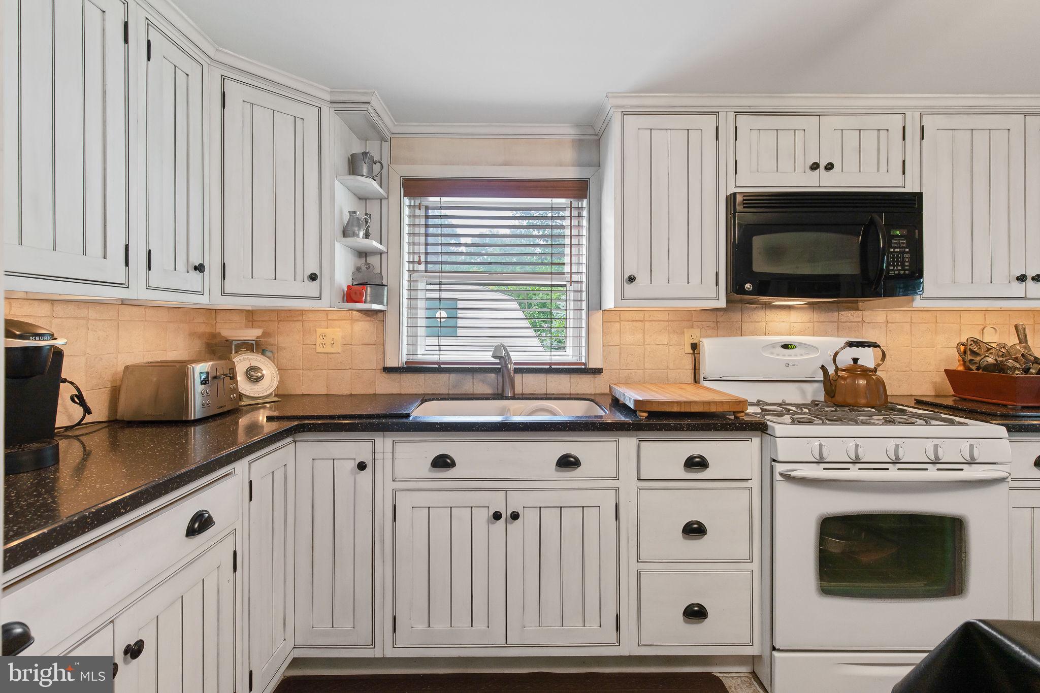 228 Brenneman Road Lancaster, PA 17603 - Photo 13 of 47 Gallery Image 13