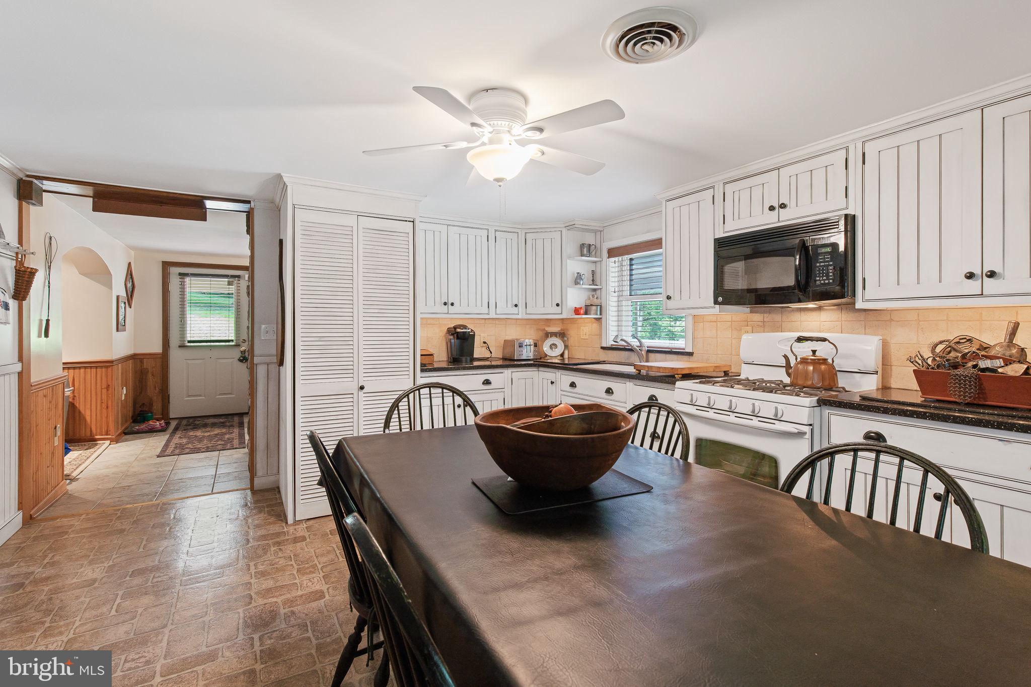 228 Brenneman Road Lancaster, PA 17603 - Photo 14 of 47 Gallery Image 14