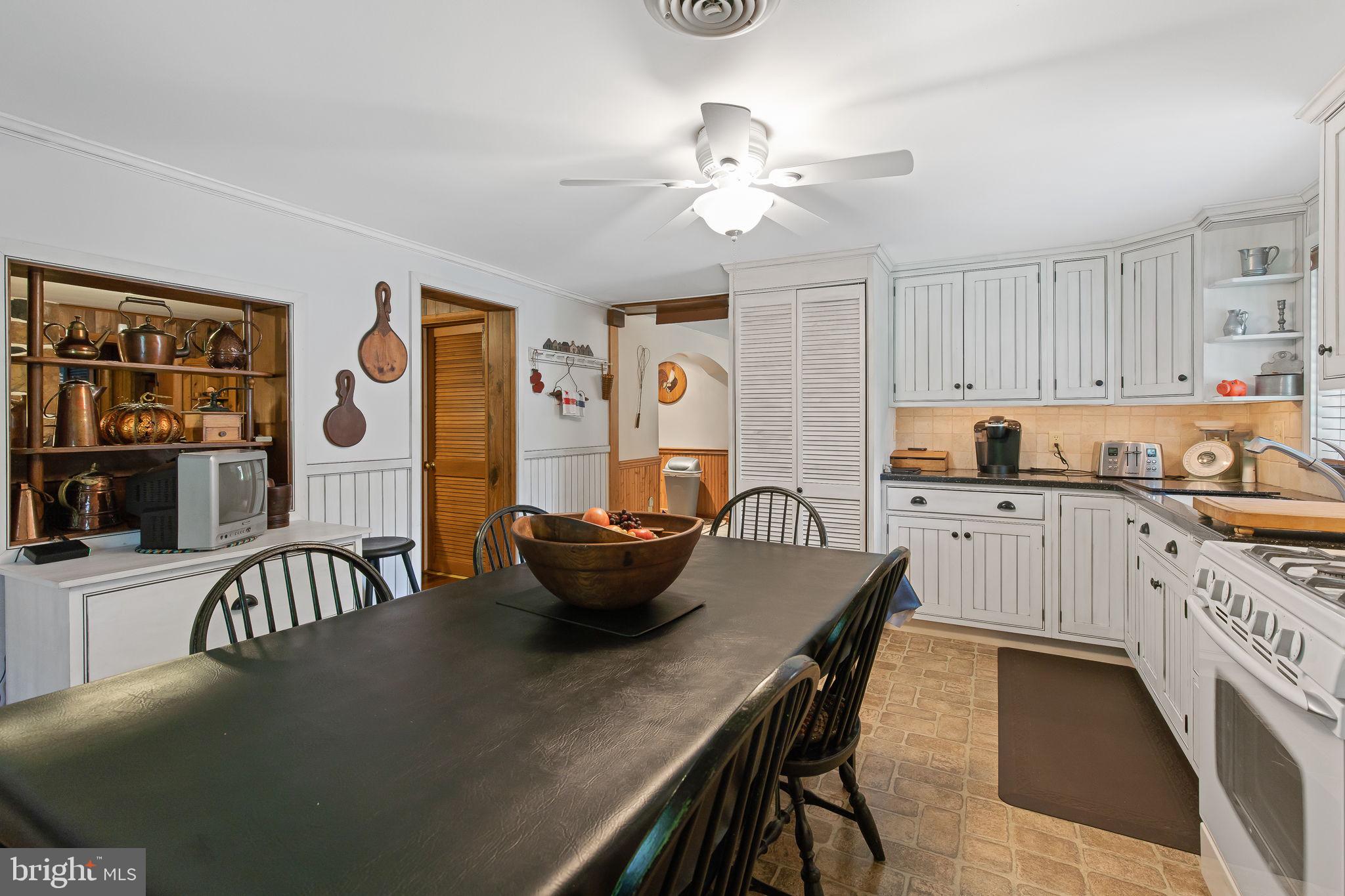 228 Brenneman Road Lancaster, PA 17603 - Photo 15 of 47 Gallery Image 15