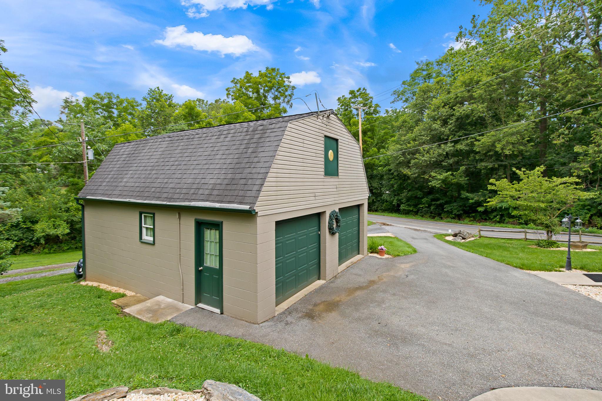 228 Brenneman Road Lancaster, PA 17603 - Photo 37 of 47 Gallery Image 37