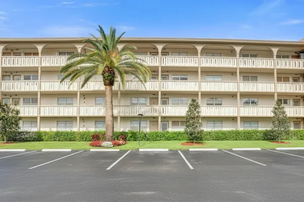$100,000 | 2303 Lucaya Lane, Unit E1, Coconut Creek, FL 33066