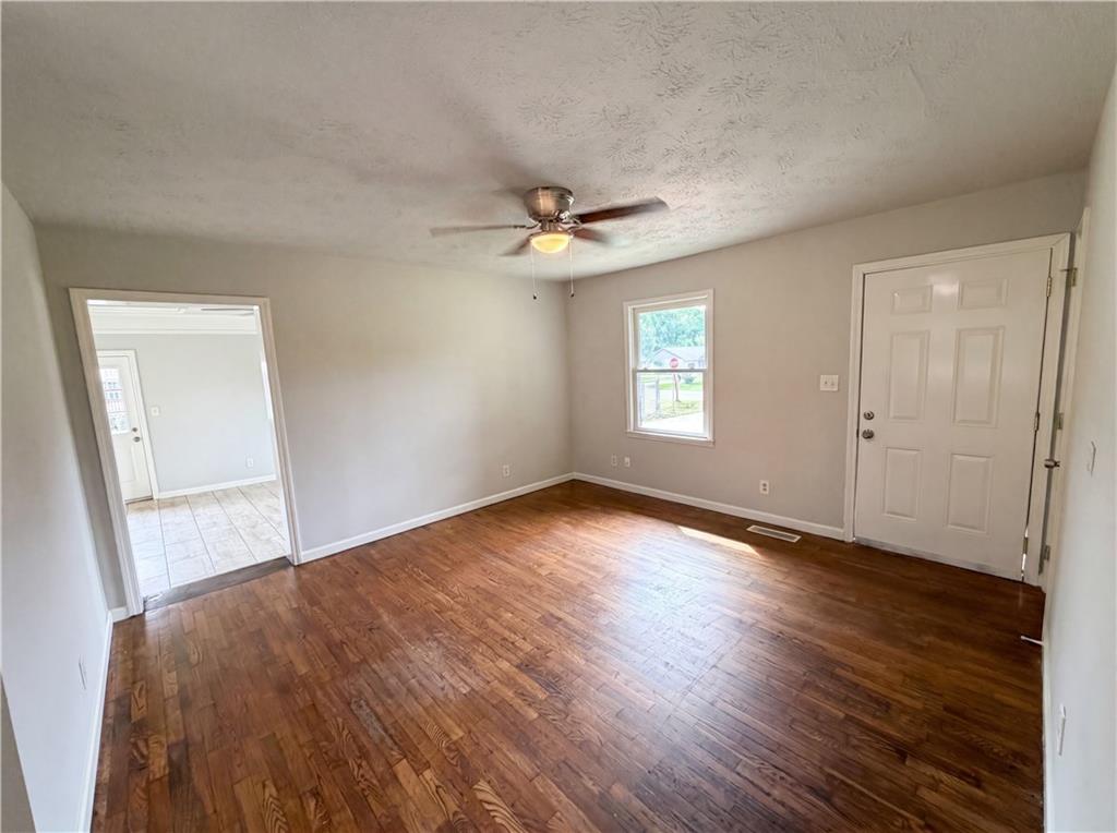5552 Pine Street Lula, GA 30554 - Photo 5 of 31