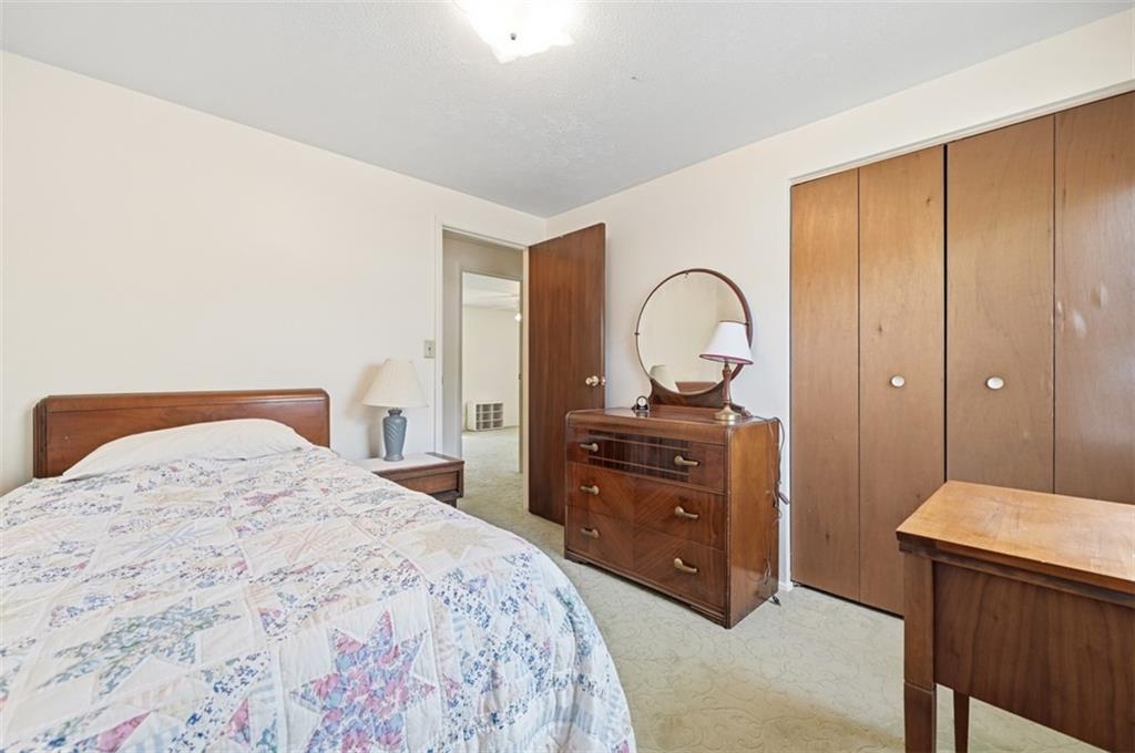 487 Tivoli Road Pittsburgh, PA 15239 - Photo 20 of 33 3RD BEDROOM - LARGE CLOSET SPACE