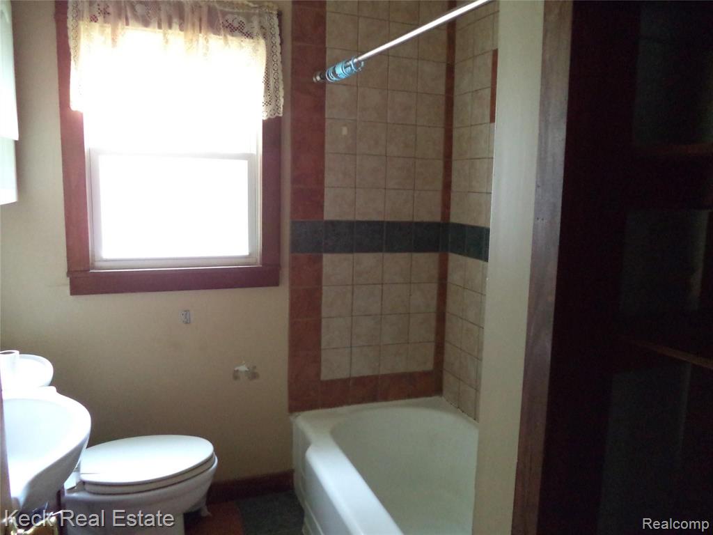 977 Montie Road Lincoln Park, MI 48146 - Photo 9 of 12