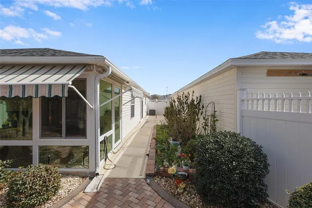 $319,500 | 1154 Elizabeth Court, The Villages, FL 32162