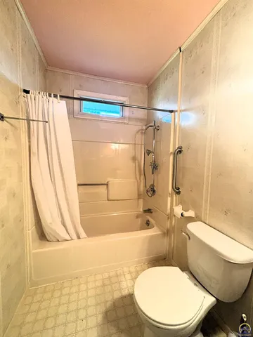 $220,000 | 817 Wilson Street, Burlington, KS 66839