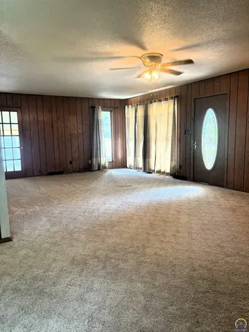 $220,000 | 817 Wilson Street, Burlington, KS 66839