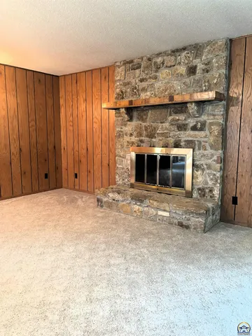 $220,000 | 817 Wilson Street, Burlington, KS 66839