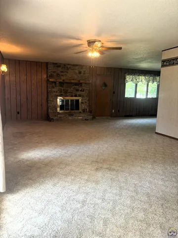 $220,000 | 817 Wilson Street, Burlington, KS 66839