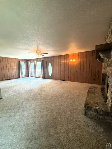 $220,000 | 817 Wilson Street, Burlington, KS 66839