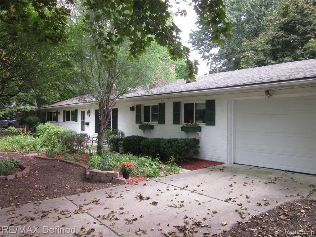 147 Old Perch Road Rochester Hills, MI 48309 - Photo 2 of 31