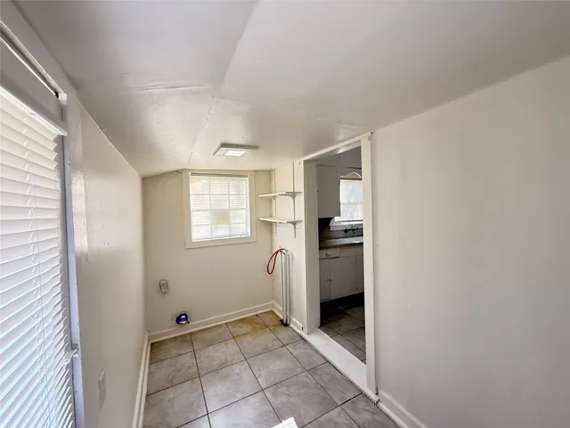 $1,100 | 17119 Highway 35, Unit B, Pearland, TX 77581