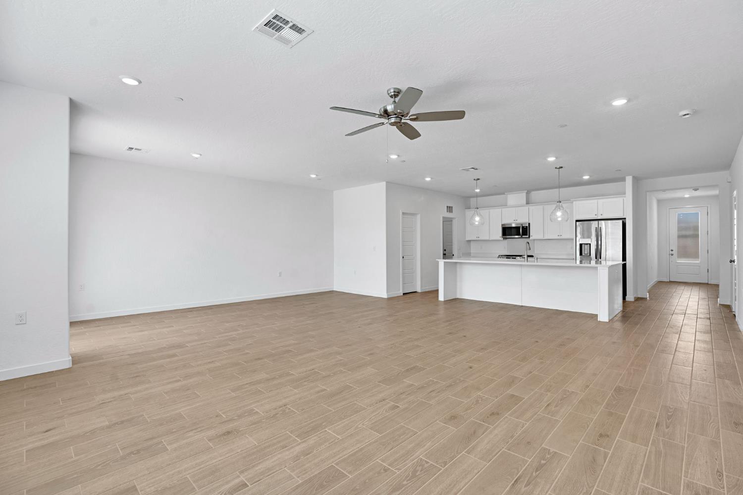 3921 Buttercup Road Madera, CA 93636 - Photo 9 of 38