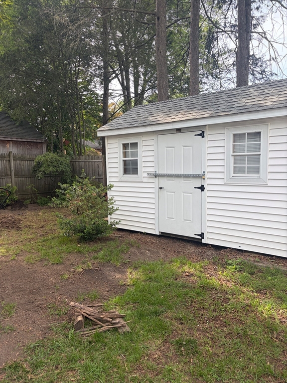 16 Fenimore Boulevard Springfield, MA 01108 - Photo 13 of 33